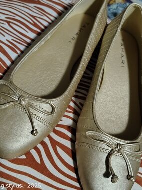 TAHARI WOMENS 10 ( NWOT😲🔥) Gold Metallic Bow Ballet Flats